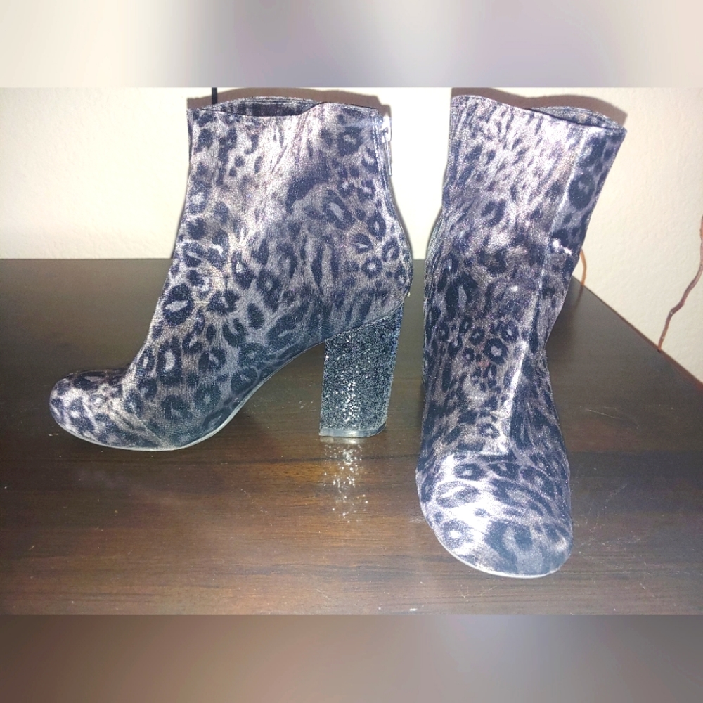 Not Rated Grey leopard bootie